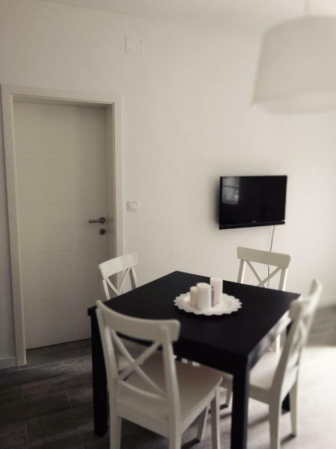 Apartmani Marijana ポスティレ エクステリア 写真