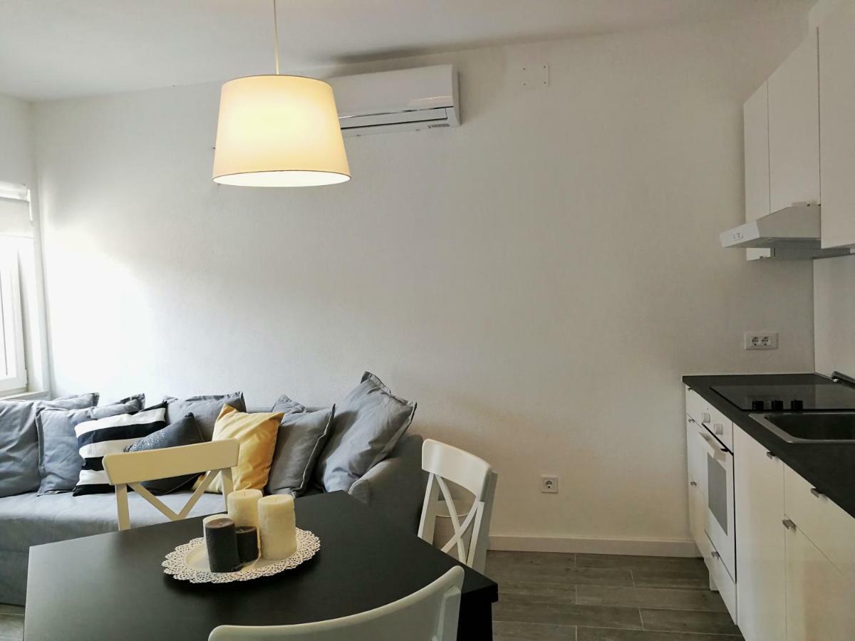 Apartmani Marijana ポスティレ エクステリア 写真